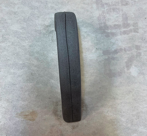 2 Mark the center line along the full length of the handle. 