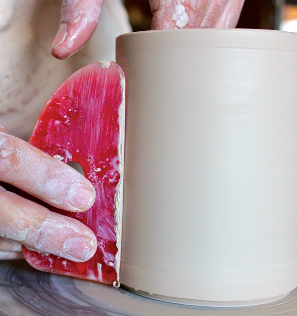 5 After shaping, use a soft polymer or rubber rib to smooth the surface completely if you want a very polished surface.