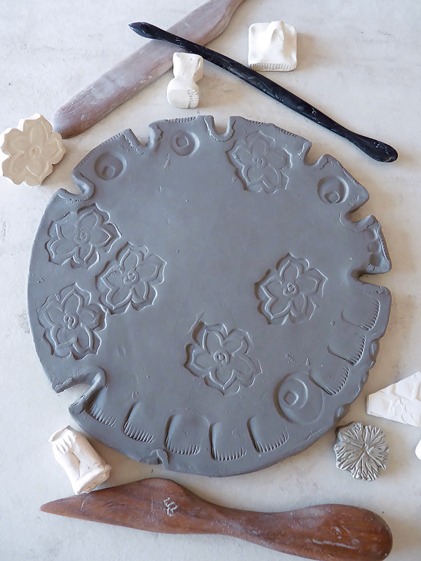 6 Stamp textures and patterns. Alter the edges with scallops or indentations.