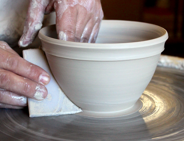 8 This contour rib has a 90° angle at the top edge so it can create a pleasing break or ridge underneath the rim of the bowl.