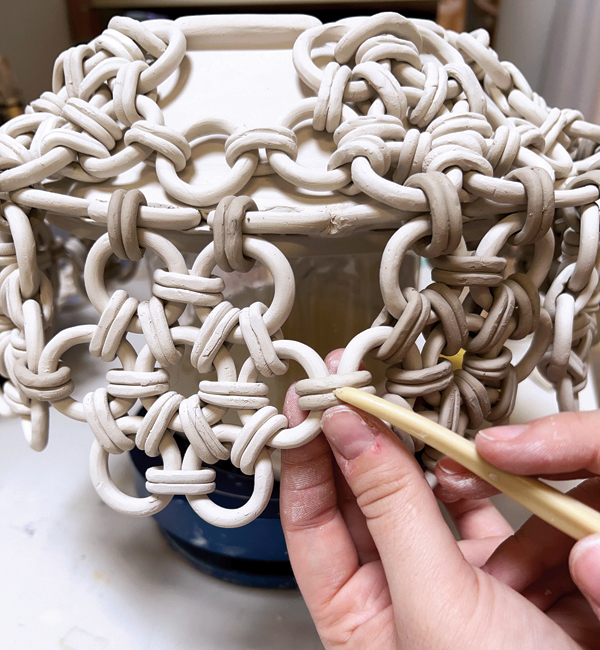 16 Connect all of the patterns together with double coils. Fill in any gaps. 