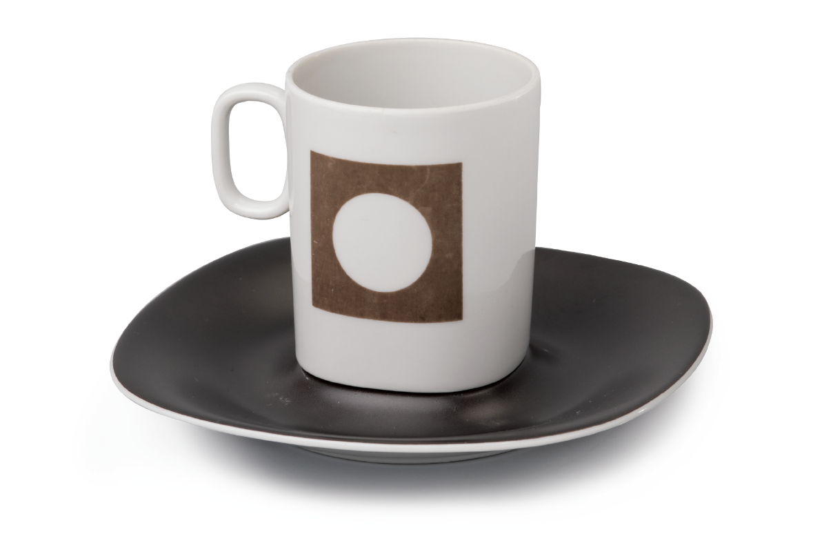 4 Manufacture of Langenthal, model of Gerald Gulotta’s cup and saucer, porcelain, polychrome, 1976. 1–4 Photos: Nicolas Lieber, Musée Ariana, Ville de Genève. 