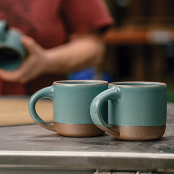 4 The Small Mug in Secret Beach, 3¼ in. (8 cm) in height. Photo: Mike Belleme. 