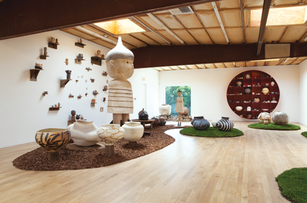 1 Installation views of Kazunori Hamana, Yuji Ueda, and Otani Workshop at Blum and Poe, Los Angeles.