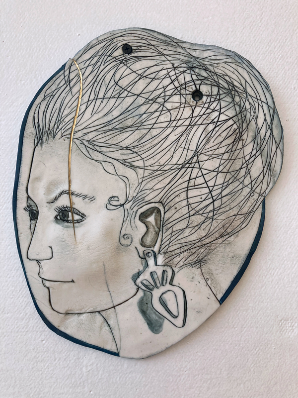3 Gabriela Vainsencher’s A mother determined, 13 in. (33 cm) in height, porcelain, underglaze, gold ink, 2022.