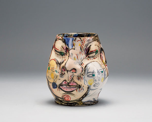 11 Akio Takamori’s Head Vase, 7⅛ in. (18 cm) in height, porcelain, 1990–1995. Photos: Jim Osborne.