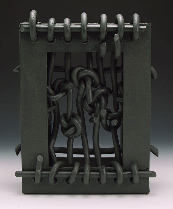 2 Knots Inside, 16 in. (41 cm) in height, stoneware, glaze, 2019.