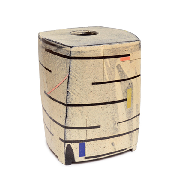 1 Robert Brady’s vase, 11 in. (28 cm) in height, soda-fired stoneware, slip, stain, 2021. 