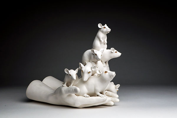 4 Wookjae Maeng’s The Boundary Between #02, porcelain, 2020. 