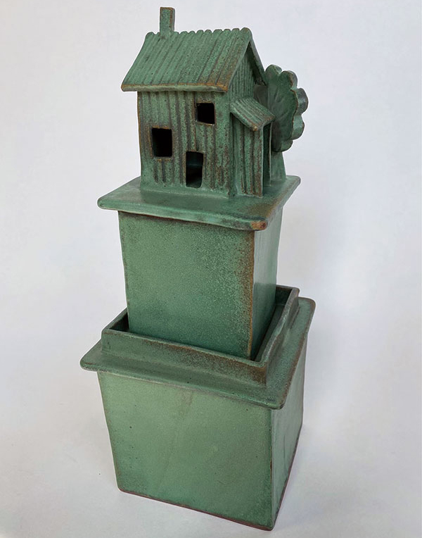 2 Diana Chamberlain’s Green House, 13 in. (33 cm) in height, dark stoneware. 