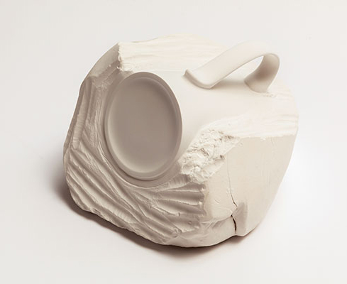 3 Zoe Preece’s Mug (In Reverence), 7 in. (18 cm) in diameter, porcelain, 2021. 1–3 Photos: Dewi Tannatt Lloyd.
