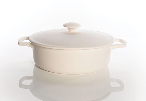 2 Zoe Preece’s Casserole Dish (In Reverence), 13 in. (33 cm) in diameter, porcelain, 2021. 