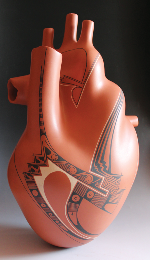 1 Diego Valles’ Resilience, 14 in. (36 cm) in height, locally sourced clay from Chihuahua, fired to 1200–1800°F (649–982°C), 2016.