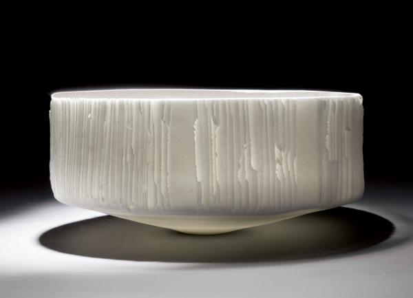1 Carol Snyder’s Soft Rime, 5¼ in. (13 cm) in diameter, high-fired porcelain, 2021. 