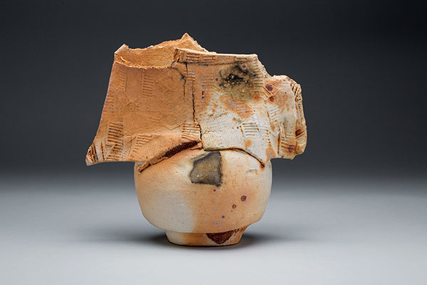 3 Paul Soldner’s Pedestal Piece from Kimono Series, 13½ in. (34 cm) in height, earthenware, 1982. Copyright Soldner Descendants’ Trust.