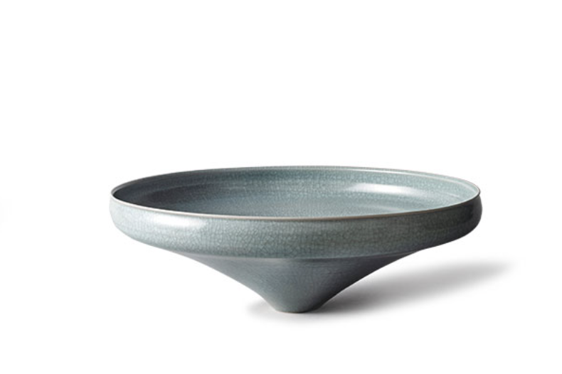 1 Itō Hidehito’s Craquelure celadon-glazed broad, conical vessel with raised rim, 21½ in. (55 cm) in diameter, porcelain, glaze, 2021. Photo: Richard Goodbody. Courtesy Joan B Mirviss LTD.
