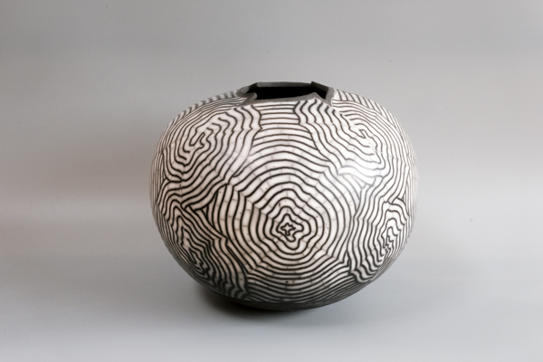4 Fractured Swirl, 16 in. (41 cm) in height, 2021. 