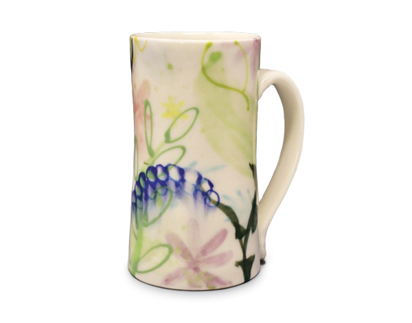 5 Stuart Howe’s mug, 4½ in. (11 cm) in height, porcelain, fired in an electric kiln, 2022. 