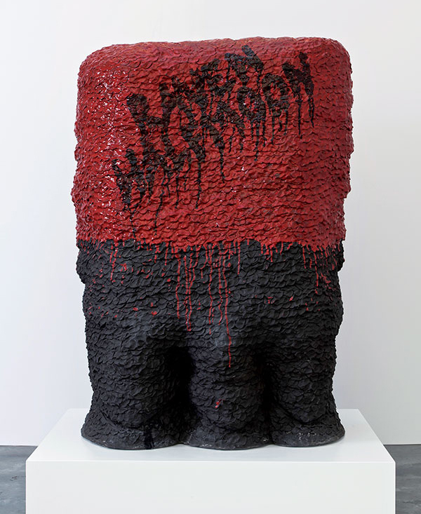 2 ONE’TEH (back), 53 in. (1.3 m) in height, stoneware, glaze, 2020.