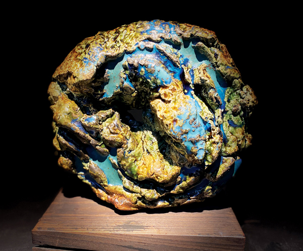 4 Oribe Reborn Form #6, 10 in. (25 cm) in width, natural-ash deposit in anagama firing, subsequent Oribe firing, 2020.