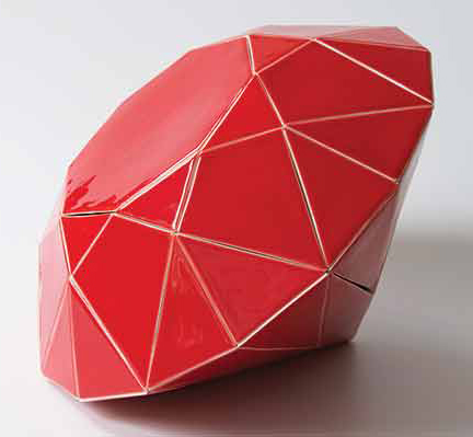 4 Diamond, 9¾ in. (25 cm) in height, porcelain, glaze, magnets. Photo: Ben Nienhuis. 