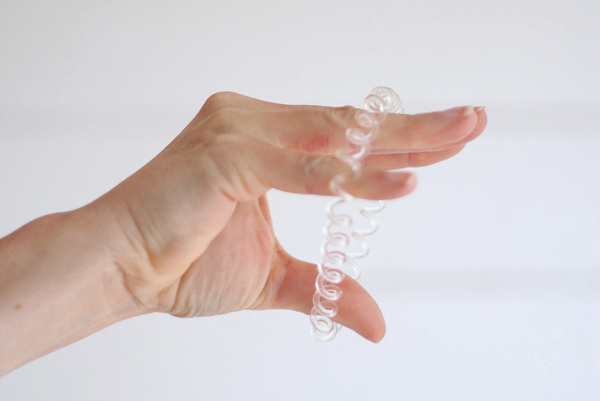 4 This simple yet highly effective exercise strengthens the muscles and supports the ligaments in your hand.
