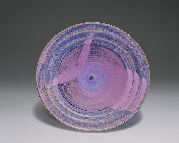 2 Val Murat Cushing’s lavender charger, 17½ in. (45 cm) in diameter, 2010.