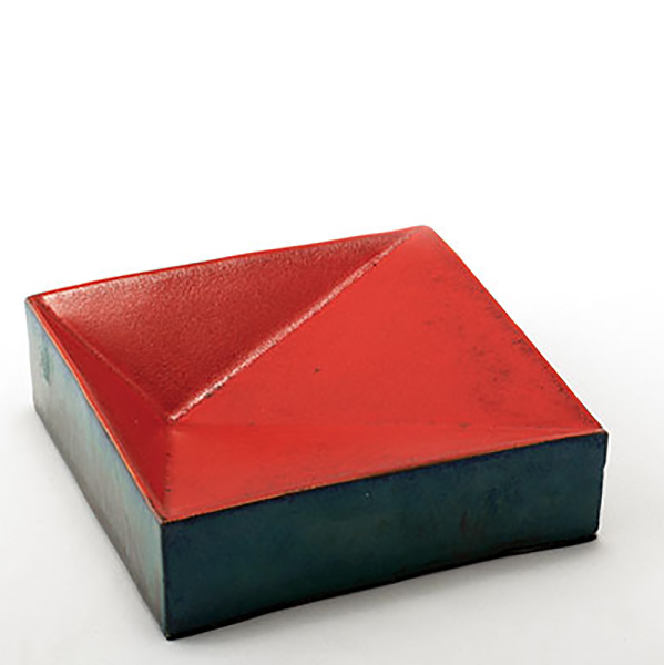 20 Anahita Mosayebi’s jewelry dish, 4 in. (10 cm) in length, earthenware, fired to cone 5 in an electric kiln.