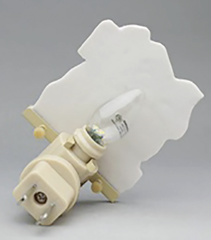 6 Back of plug and bulb. Note: Use bulbs with taller filaments inside for best all over light. Photo: The Clay Studio, Philadelphia, for the exhibition “Small Favors 2021.” 