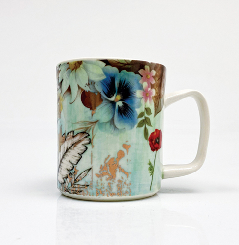 1 Yesha Panchal and Justin Rothshank’s collaborative mug. 
