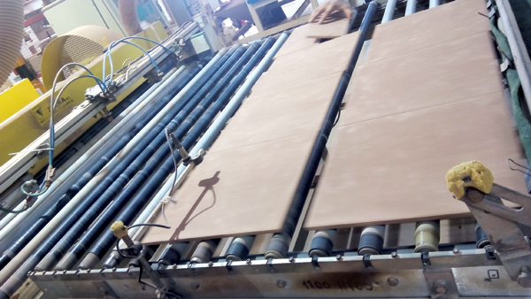 5 Lifeceram’s recycled materials tile manufacturing process at KEROS Ceramica.