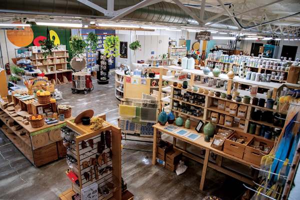 3 The retail area and pottery painting studio.