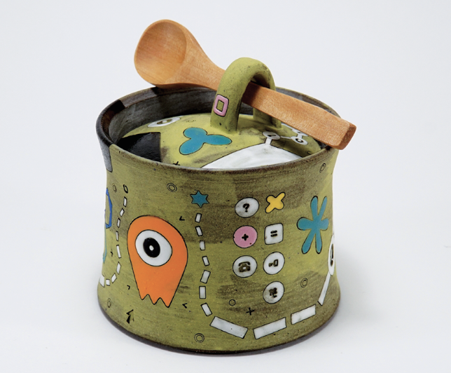 7 Chartreuse One Eyed Alien Sugar Pot, 4½ in. (11 cm) in height, stoneware, 2021. 