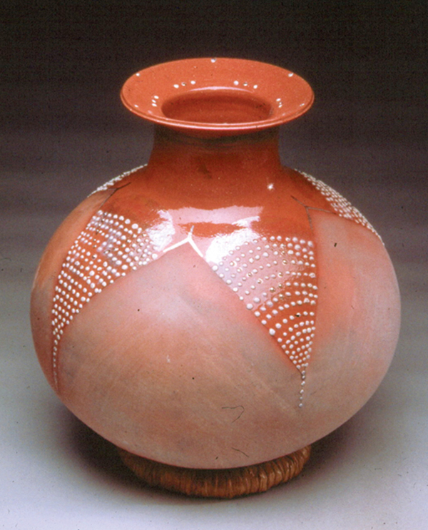 8 Star 4 Water Jar, 12½ in. (32 cm) in height, earthenware. 