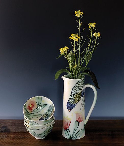 4 Summer Beauty Jug and Teabowls, various sizes, wheel-thrown porcelain, drawings in terra sigillata, underglaze, oxides, glaze, 2018.