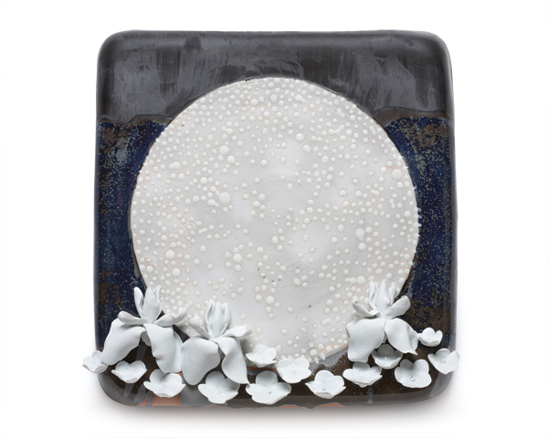 6 Juliane Shibata’s Moonrise, 12½ in. (32 cm) in height, stoneware, porcelain, slip, oxide wash, fired to cone 10 in reduction, 2015.