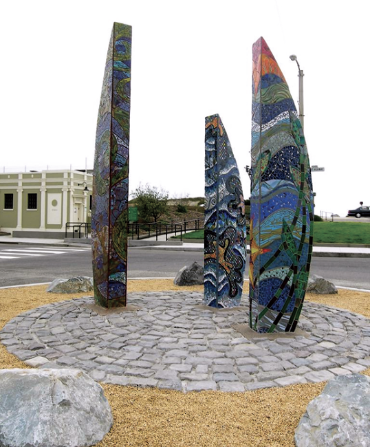 2 Colette Crutcher’s Surfhenge, to 13 ft. (4 m) in height, clad with handmade tile and mosaic, San Francisco, 2016. 