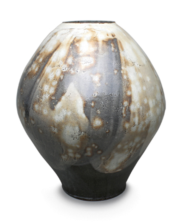 3 Nate Willever’s Vessel (with Gohonde), 15 in. (38 cm) in height, local wild clay, slip. 