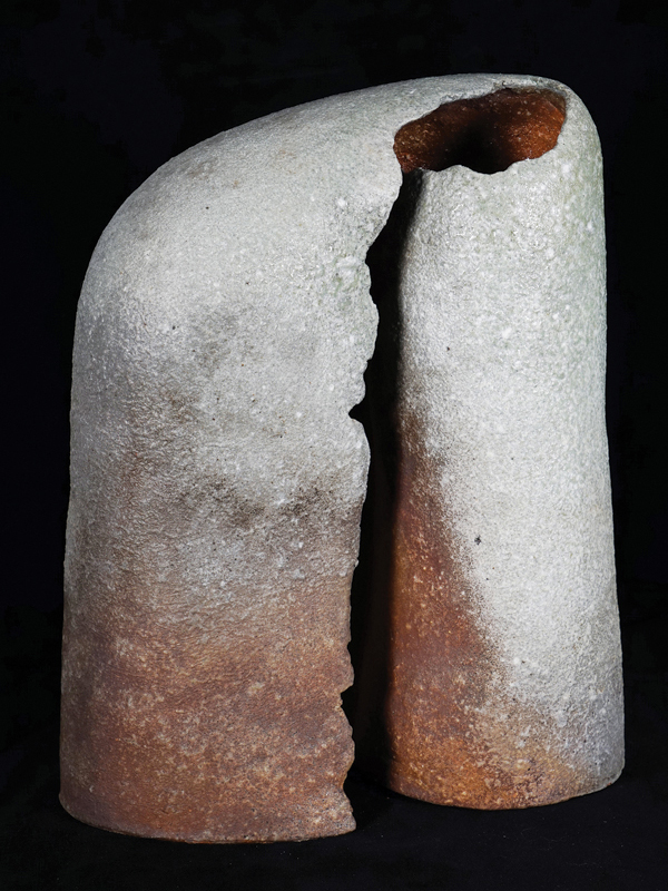 3 Kohyama Yasuhisa’s sculpture, stoneware with ash glaze, circa 2000. Copyright of the artist. 