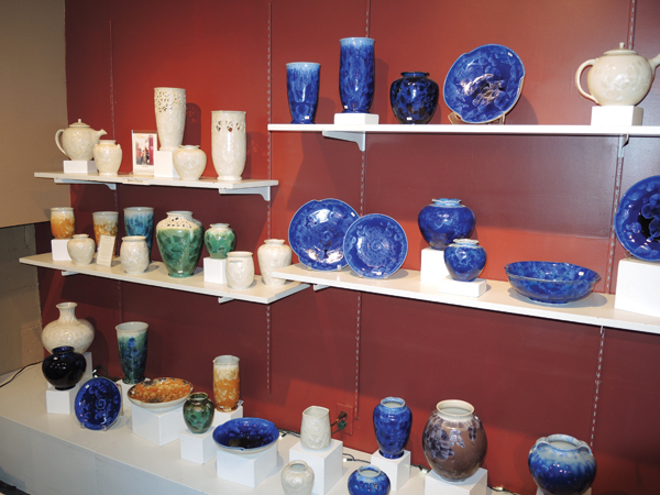 5 Porcelain, crystalline-glazed pots by Jerry Davis.