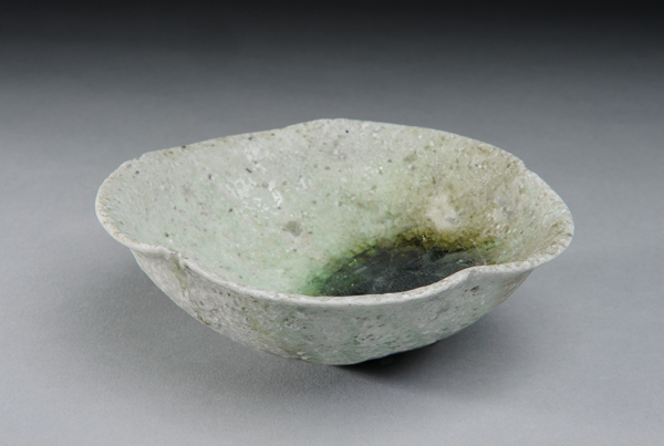 Yui Tsujimura’s cup, 4 in. (10 cm) in length, stoneware, 2015.