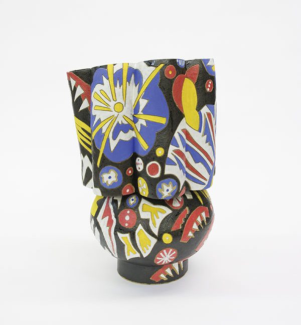 1 Women Harvesting, 18 in. (46 cm) in height, stoneware, glaze, underglaze, 2019. Courtesy of Charles Moffett.