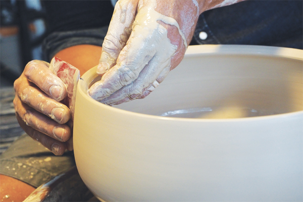 2 Throwing a form that leans inward allows for more viewable surfaces.