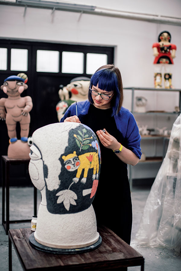 5 Janina Myronova in the studio, 2021. Photo: Dzikie Studio. 