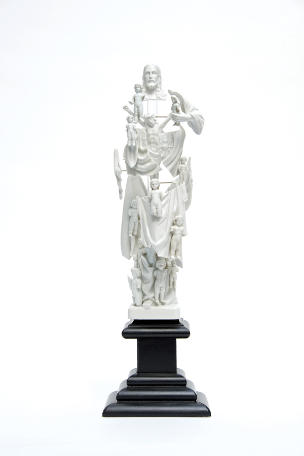 6 Suffer the Little Children, 22 in. (56 cm) in height, 19th- and 20th-century continental porcelain, mixed media, 2012. Photo: Tim Higgins.