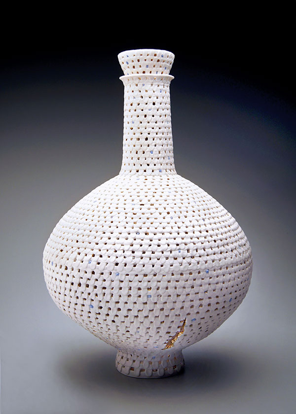 8 Breath, Blue Stars, 22 in. (56 cm) in height, handbuilt porcelain, colored porcelain, gold luster.