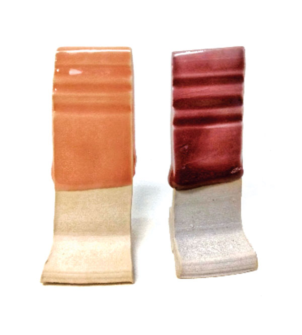 1 Roughly 40 milligrams (0.0394 grams) of gold chloride, suspended in a 100-gram sample of Ron Roy’s clear base, and fired to cone-6 oxidation, left, and cone-10 reduction, right.
