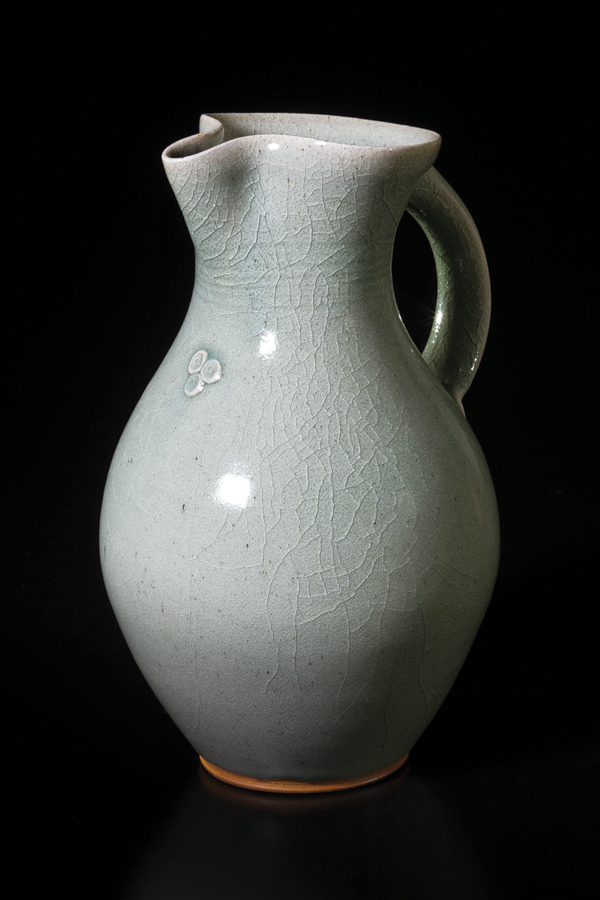 4 Mark Hewitt’s pitcher, 13 in. (33 cm) in height, wheel-thrown, granite-glazed stoneware, wood fired, 2016. Photo: Jason Dowdle.