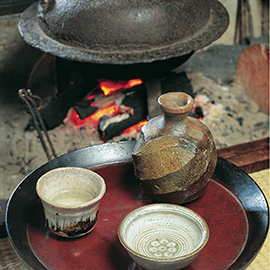 Ode to Japanese Pottery: Sake Cups and Flasks by Robert Lee Yellin with introduction by Dick Lehman