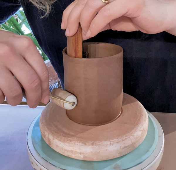4 Compress and texturize the seam.